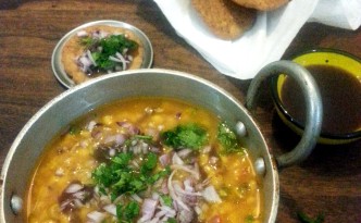 daal pakwaan, lentils with crist flat bread, daal recipe, chaat recipe,