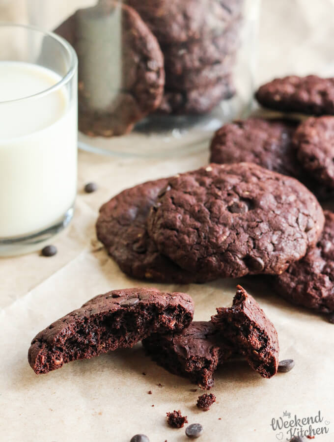Dark Chocolate Oatmeal Cookies